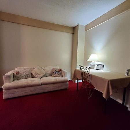 6 Minutes From The Falls! Spacious 2Nd Floor Apartment Sleeps 5 Niagara Falls Zewnętrze zdjęcie